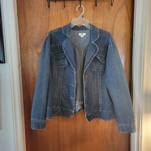 The Cato Women’s Denim Jean Jacket is a stylish and versatile addition to any wo